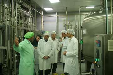 بازدید مدیر کل دامپزشکی استان لرستان از کارخانه داروسازی دامی زاکرس فارمد استان لرستان 