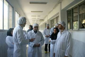 بازدید مدیر کل دامپزشکی استان لرستان از کارخانه داروسازی دامی زاکرس فارمد استان لرستان 