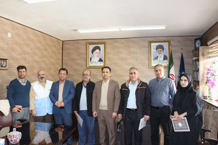 تقدیر از رئیس و کارشناسان اداره تشخیص و درمان دامپزشکی لرستان