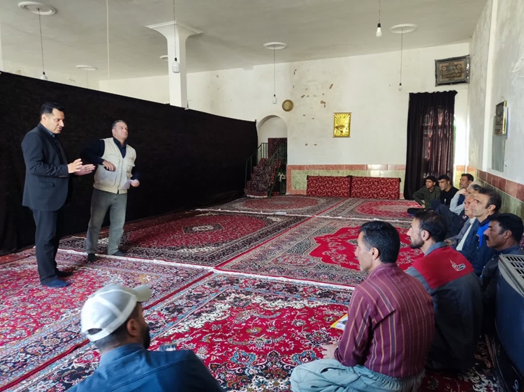 برگزاری کلاس آموزشی و ضد عفونی روستای ژیریان شهرستان سلسله 