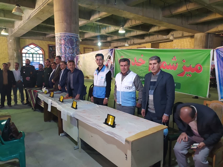 برگزاری میز خدمت در مصلای نماز جمعه کوهدشت و خرم آباد